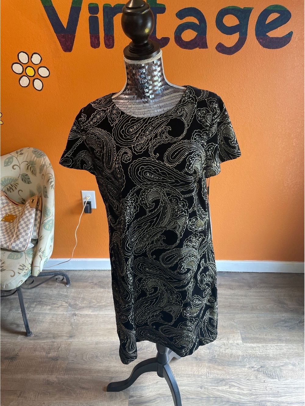 Calvin Klein Black Gold Embroidered Floral Dress Size 12 NWT